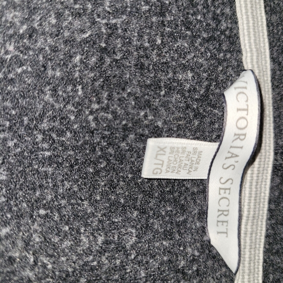 Victoria's Secret Angels long sleeve hooded XL top - Picture 2 of 2